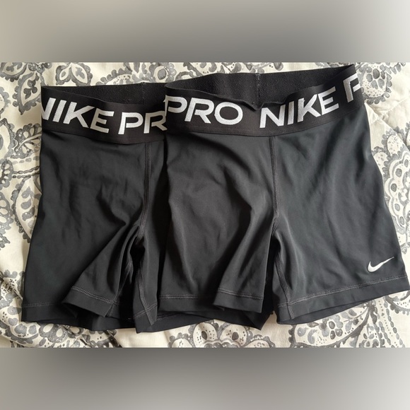 Nike Black Performance Shorts (QTY 2) - Picture 1 of 1